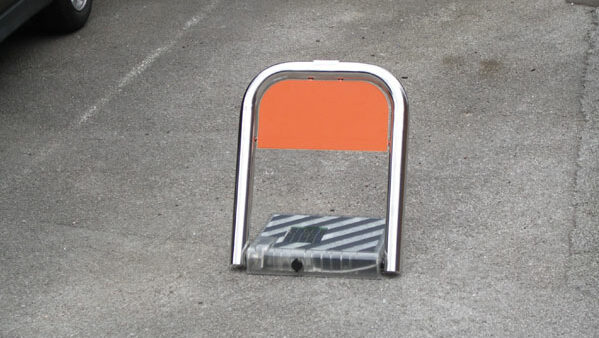 Solar powered parking bay barrier