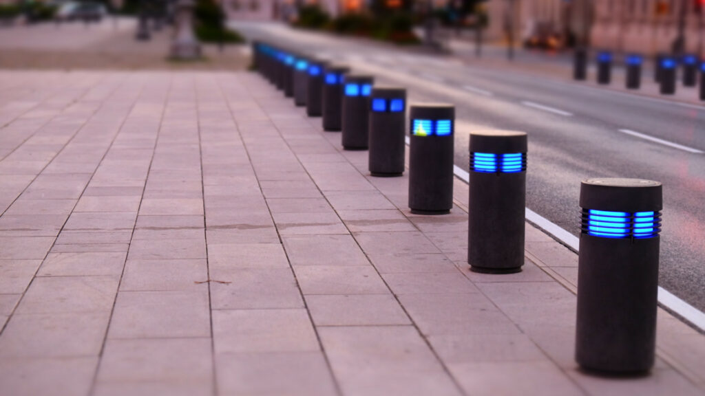 Static crash rated bollards with lights